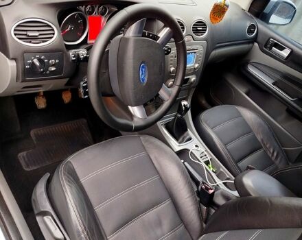 Серый Форд Фокус, объемом двигателя 1.8 л и пробегом 194 тыс. км за 6700 $, фото 5 на Automoto.ua