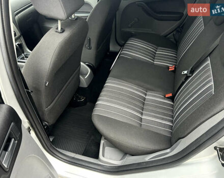 Сірий Форд Фокус, об'ємом двигуна 1.6 л та пробігом 165 тис. км за 6499 $, фото 71 на Automoto.ua