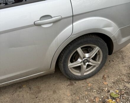 Серый Форд Фокус, объемом двигателя 1.8 л и пробегом 280 тыс. км за 4000 $, фото 3 на Automoto.ua