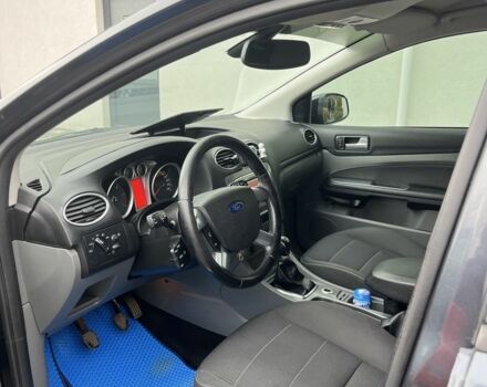 Серый Форд Фокус, объемом двигателя 1.6 л и пробегом 330 тыс. км за 6500 $, фото 5 на Automoto.ua