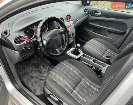 Сірий Форд Фокус, об'ємом двигуна 1.6 л та пробігом 224 тис. км за 5500 $, фото 3 на Automoto.ua