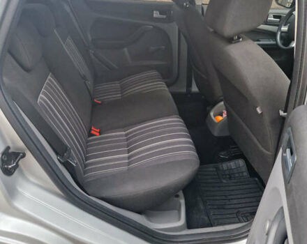 Серый Форд Фокус, объемом двигателя 1.6 л и пробегом 224 тыс. км за 5000 $, фото 2 на Automoto.ua