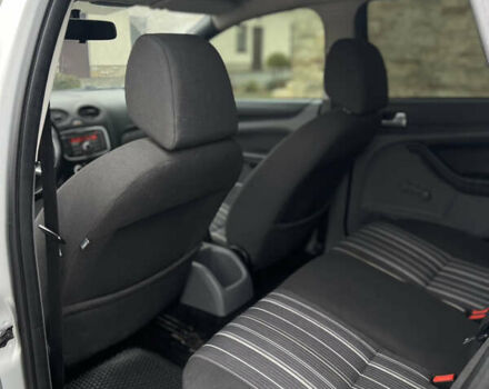 Серый Форд Фокус, объемом двигателя 1.6 л и пробегом 315 тыс. км за 4650 $, фото 23 на Automoto.ua