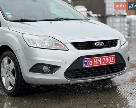 Серый Форд Фокус, объемом двигателя 1.6 л и пробегом 250 тыс. км за 5250 $, фото 6 на Automoto.ua