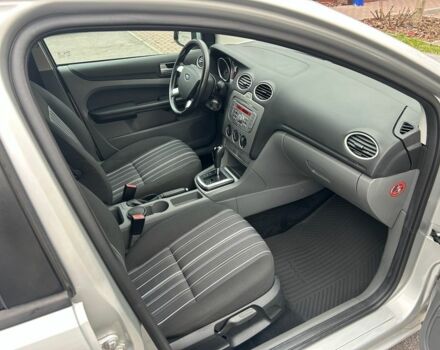 Серый Форд Фокус, объемом двигателя 1.6 л и пробегом 165 тыс. км за 6450 $, фото 6 на Automoto.ua