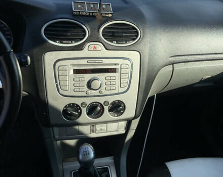 Серый Форд Фокус, объемом двигателя 1.6 л и пробегом 276 тыс. км за 5200 $, фото 10 на Automoto.ua