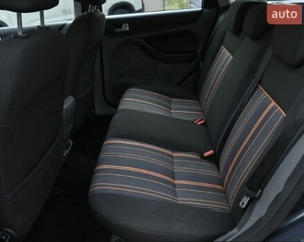 Серый Форд Фокус, объемом двигателя 1.6 л и пробегом 231 тыс. км за 5200 $, фото 5 на Automoto.ua