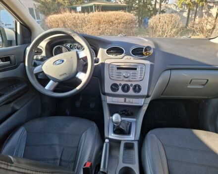 Серый Форд Фокус, объемом двигателя 1.6 л и пробегом 290 тыс. км за 5200 $, фото 5 на Automoto.ua