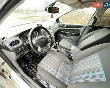 Серый Форд Фокус, объемом двигателя 1.6 л и пробегом 295 тыс. км за 4100 $, фото 11 на Automoto.ua