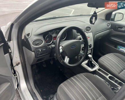 Сірий Форд Фокус, об'ємом двигуна 1.56 л та пробігом 400 тис. км за 4200 $, фото 3 на Automoto.ua