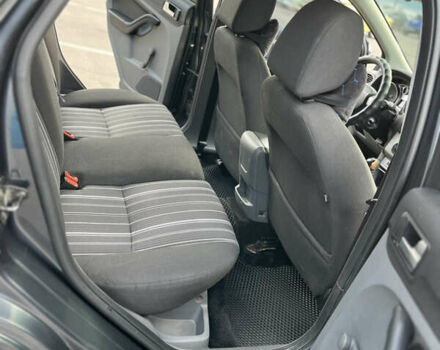 Серый Форд Фокус, объемом двигателя 1.6 л и пробегом 315 тыс. км за 5600 $, фото 12 на Automoto.ua