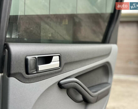 Серый Форд Фокус, объемом двигателя 1.6 л и пробегом 264 тыс. км за 4150 $, фото 50 на Automoto.ua