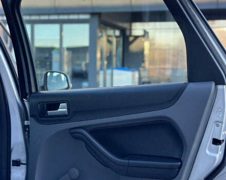 Серый Форд Фокус, объемом двигателя 1.6 л и пробегом 210 тыс. км за 5200 $, фото 59 на Automoto.ua