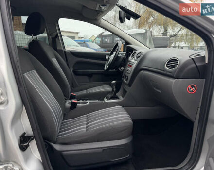 Серый Форд Фокус, объемом двигателя 1.6 л и пробегом 250 тыс. км за 5250 $, фото 24 на Automoto.ua