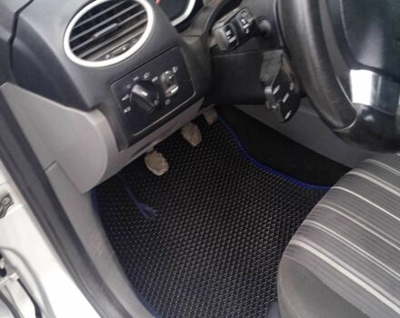 Серый Форд Фокус, объемом двигателя 1.6 л и пробегом 2 тыс. км за 5300 $, фото 5 на Automoto.ua