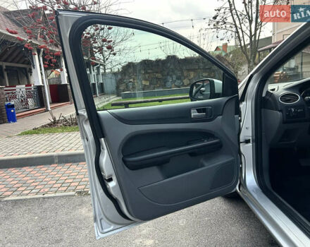 Сірий Форд Фокус, об'ємом двигуна 1.6 л та пробігом 165 тис. км за 6499 $, фото 81 на Automoto.ua