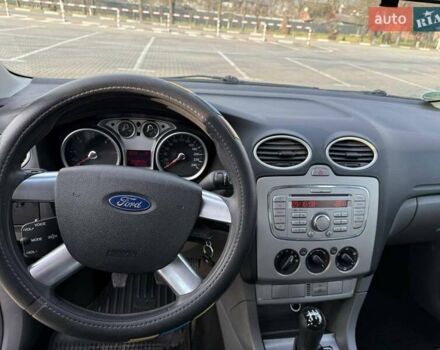 Серый Форд Фокус, объемом двигателя 1.56 л и пробегом 222 тыс. км за 5200 $, фото 8 на Automoto.ua