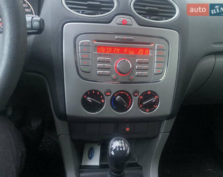 Серый Форд Фокус, объемом двигателя 1.6 л и пробегом 228 тыс. км за 4650 $, фото 31 на Automoto.ua