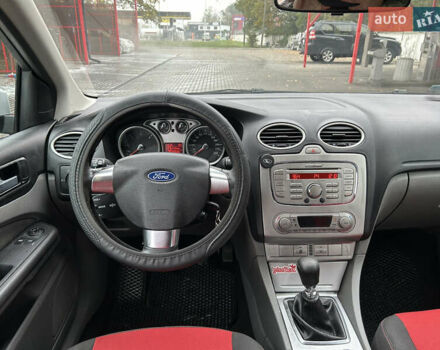 Сірий Форд Фокус, об'ємом двигуна 2 л та пробігом 307 тис. км за 4800 $, фото 19 на Automoto.ua