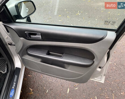 Серый Форд Фокус, объемом двигателя 1.56 л и пробегом 312 тыс. км за 5800 $, фото 26 на Automoto.ua