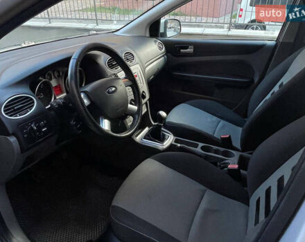 Серый Форд Фокус, объемом двигателя 1.6 л и пробегом 264 тыс. км за 3900 $, фото 23 на Automoto.ua