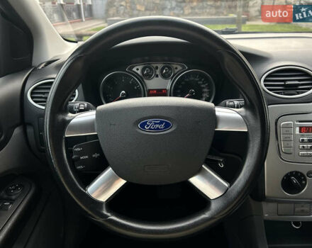 Сірий Форд Фокус, об'ємом двигуна 1.6 л та пробігом 165 тис. км за 6499 $, фото 51 на Automoto.ua