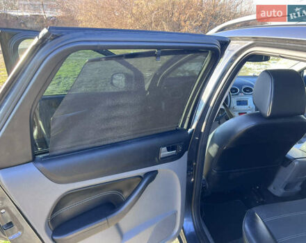 Серый Форд Фокус, объемом двигателя 1.6 л и пробегом 300 тыс. км за 5400 $, фото 8 на Automoto.ua