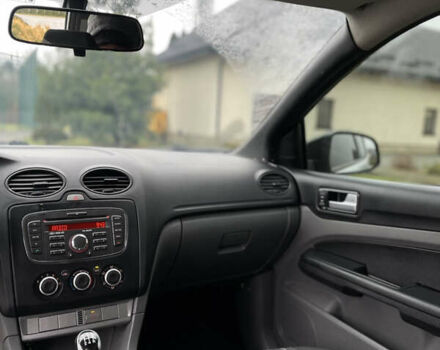 Серый Форд Фокус, объемом двигателя 1.6 л и пробегом 315 тыс. км за 4650 $, фото 24 на Automoto.ua