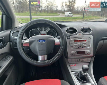 Серый Форд Фокус, объемом двигателя 2 л и пробегом 308 тыс. км за 4700 $, фото 18 на Automoto.ua