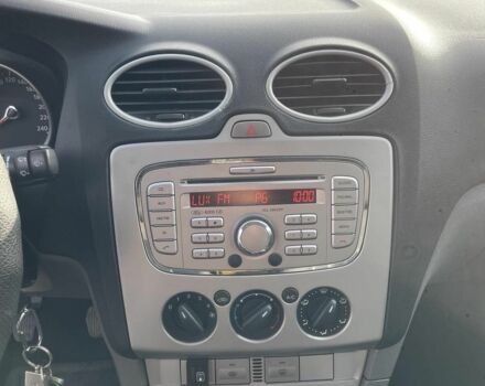 Серый Форд Фокус, объемом двигателя 1.6 л и пробегом 318 тыс. км за 5200 $, фото 2 на Automoto.ua