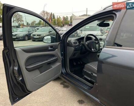 Серый Форд Фокус, объемом двигателя 1.56 л и пробегом 330 тыс. км за 5890 $, фото 16 на Automoto.ua