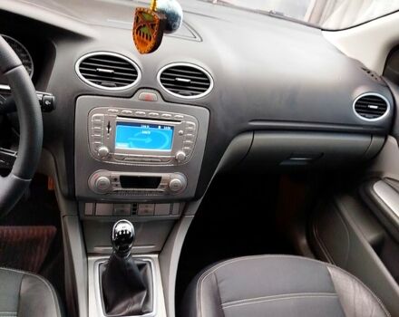 Серый Форд Фокус, объемом двигателя 1.8 л и пробегом 194 тыс. км за 6700 $, фото 6 на Automoto.ua