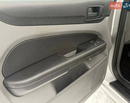 Сірий Форд Фокус, об'ємом двигуна 1.6 л та пробігом 225 тис. км за 4300 $, фото 46 на Automoto.ua