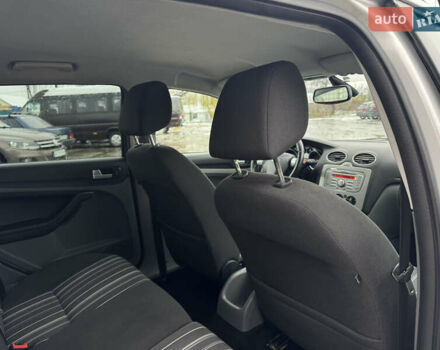 Серый Форд Фокус, объемом двигателя 1.6 л и пробегом 250 тыс. км за 5250 $, фото 28 на Automoto.ua