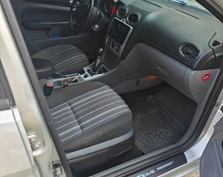 Серый Форд Фокус, объемом двигателя 1.6 л и пробегом 299 тыс. км за 5500 $, фото 2 на Automoto.ua