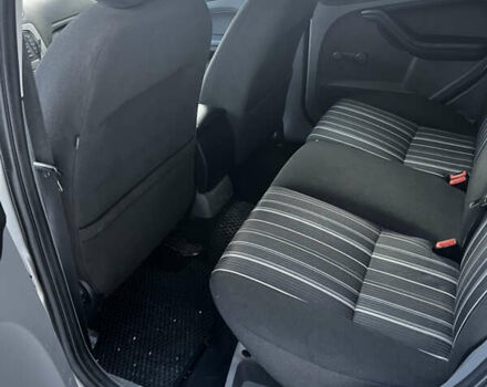 Серый Форд Фокус, объемом двигателя 1.56 л и пробегом 280 тыс. км за 5000 $, фото 2 на Automoto.ua