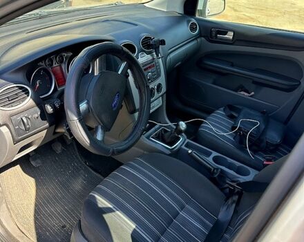 Серый Форд Фокус, объемом двигателя 1.6 л и пробегом 225 тыс. км за 4600 $, фото 5 на Automoto.ua