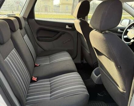 Серый Форд Фокус, объемом двигателя 1.56 л и пробегом 222 тыс. км за 5200 $, фото 13 на Automoto.ua