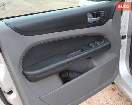 Сірий Форд Фокус, об'ємом двигуна 1.6 л та пробігом 259 тис. км за 5299 $, фото 20 на Automoto.ua