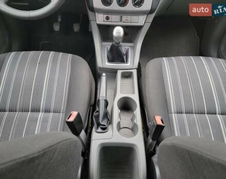 Сірий Форд Фокус, об'ємом двигуна 1.8 л та пробігом 226 тис. км за 4999 $, фото 24 на Automoto.ua