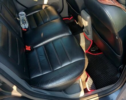 Серый Форд Фокус, объемом двигателя 1.6 л и пробегом 400 тыс. км за 4999 $, фото 10 на Automoto.ua