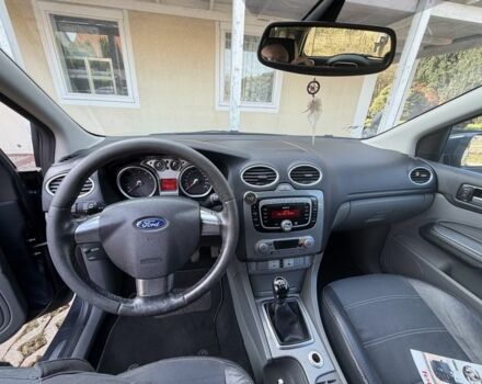 Сірий Форд Фокус, об'ємом двигуна 1.6 л та пробігом 215 тис. км за 4200 $, фото 2 на Automoto.ua