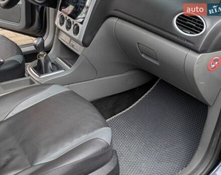 Серый Форд Фокус, объемом двигателя 1.6 л и пробегом 315 тыс. км за 5200 $, фото 14 на Automoto.ua