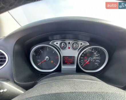 Сірий Форд Фокус, об'ємом двигуна 1.6 л та пробігом 304 тис. км за 5200 $, фото 20 на Automoto.ua