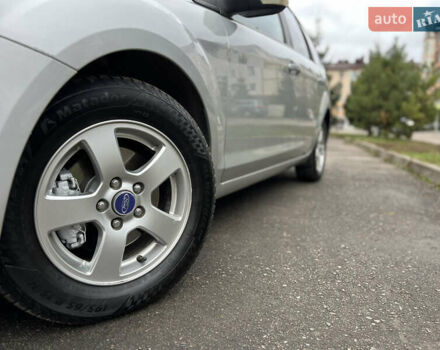 Серый Форд Фокус, объемом двигателя 1.6 л и пробегом 264 тыс. км за 4150 $, фото 65 на Automoto.ua