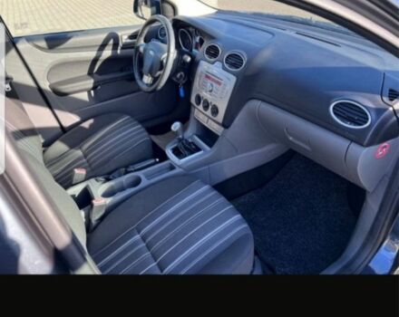 Серый Форд Фокус, объемом двигателя 1.6 л и пробегом 278 тыс. км за 4200 $, фото 4 на Automoto.ua