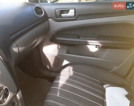 Сірий Форд Фокус, об'ємом двигуна 1.6 л та пробігом 204 тис. км за 5850 $, фото 4 на Automoto.ua