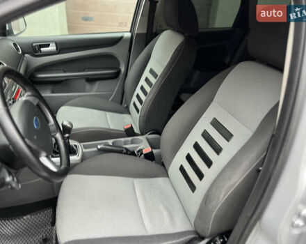 Серый Форд Фокус, объемом двигателя 1.6 л и пробегом 264 тыс. км за 4150 $, фото 12 на Automoto.ua