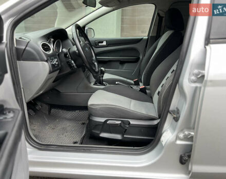 Серый Форд Фокус, объемом двигателя 1.6 л и пробегом 264 тыс. км за 4150 $, фото 21 на Automoto.ua