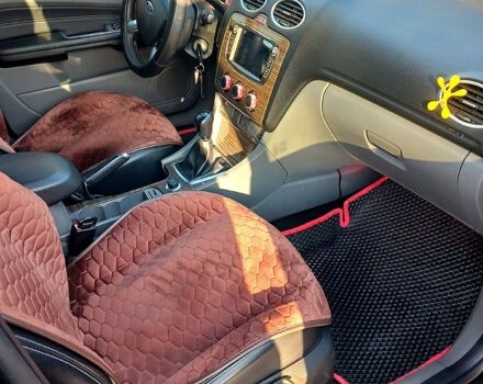 Серый Форд Фокус, объемом двигателя 1.6 л и пробегом 400 тыс. км за 4999 $, фото 9 на Automoto.ua